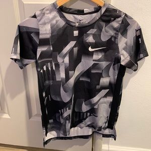 Nike black and white dri fit t